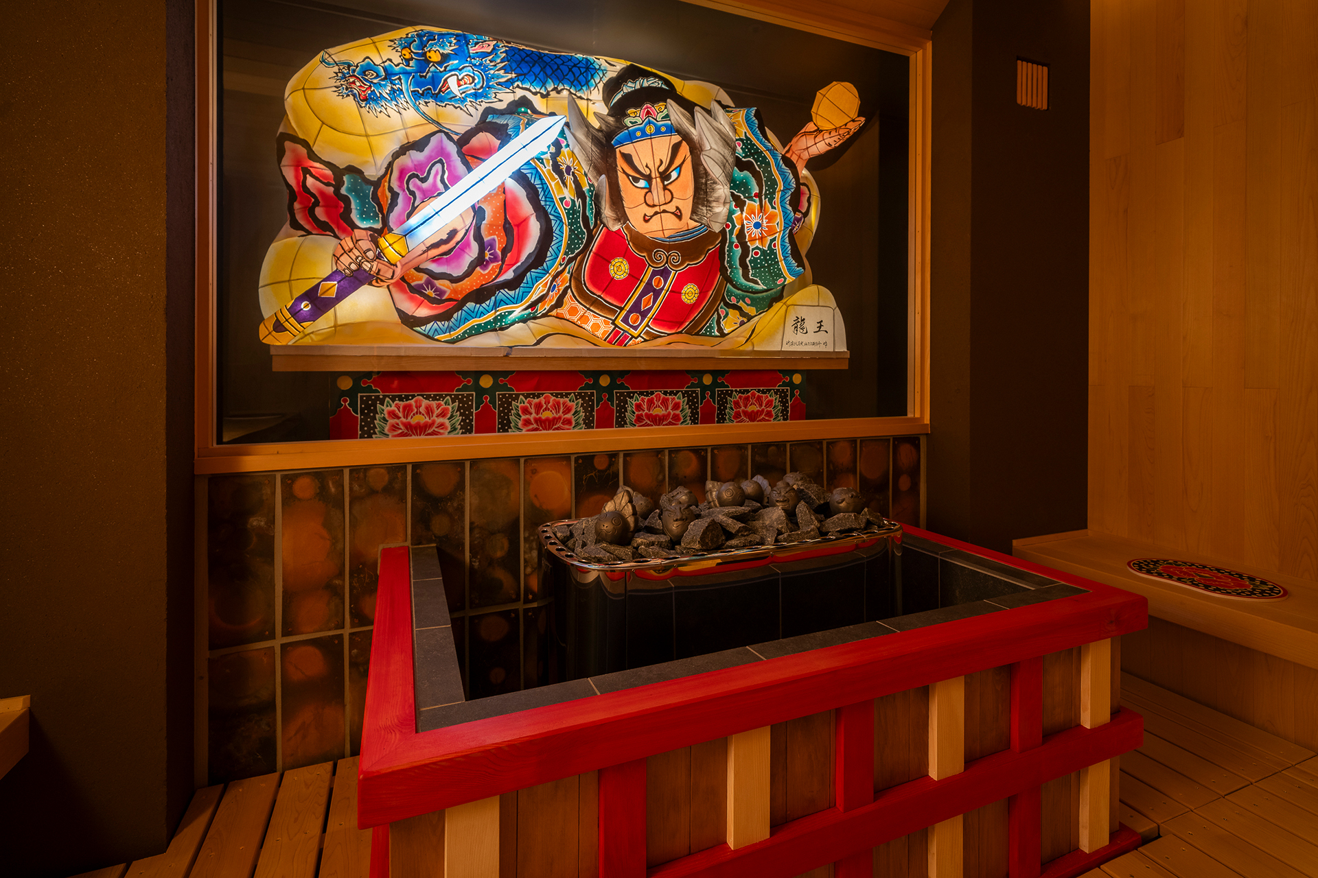 祭り囃子に合わせたオートロウリュを備える