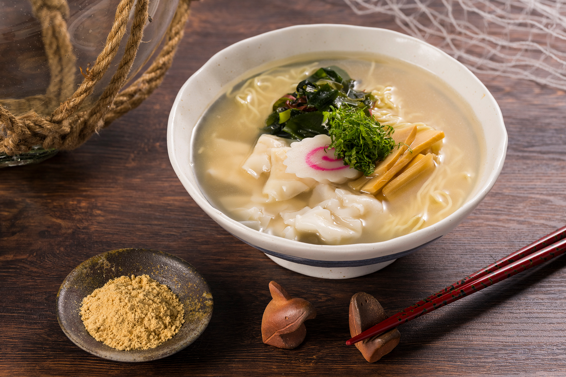 「サメラーメン」（900円）