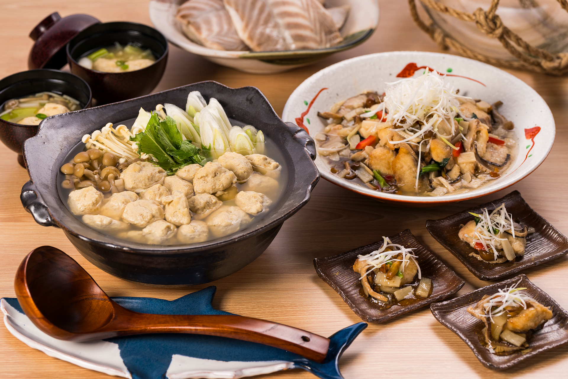 「サメのつみれ汁」と「サメの山菜あんかけ」