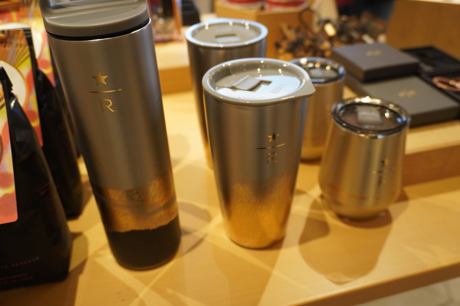 スターバックス リザーブのボトル/マグ/コーヒー豆/バッグなどが店内で買える