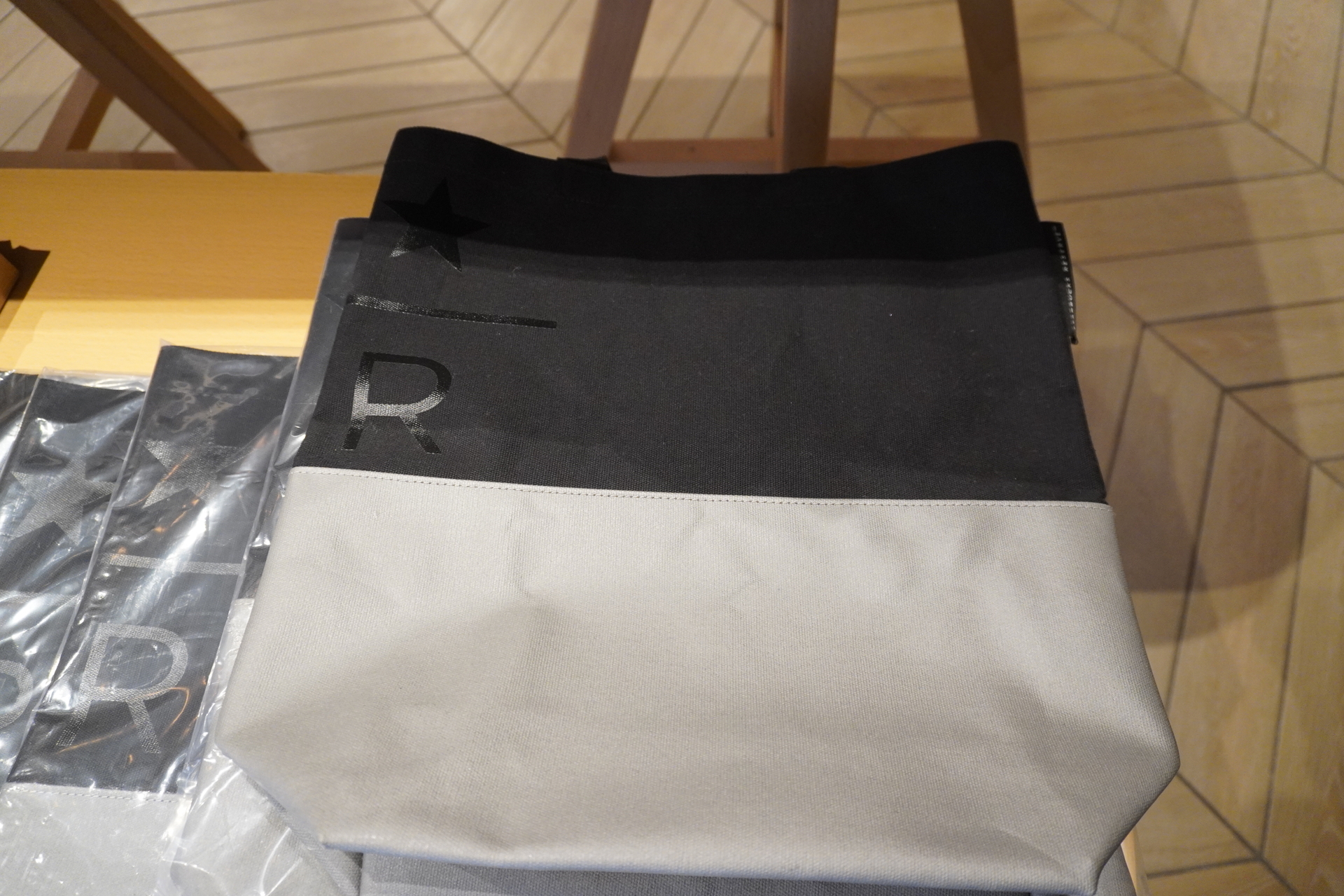 スターバックス リザーブのボトル/マグ/コーヒー豆/バッグなどが店内で買える