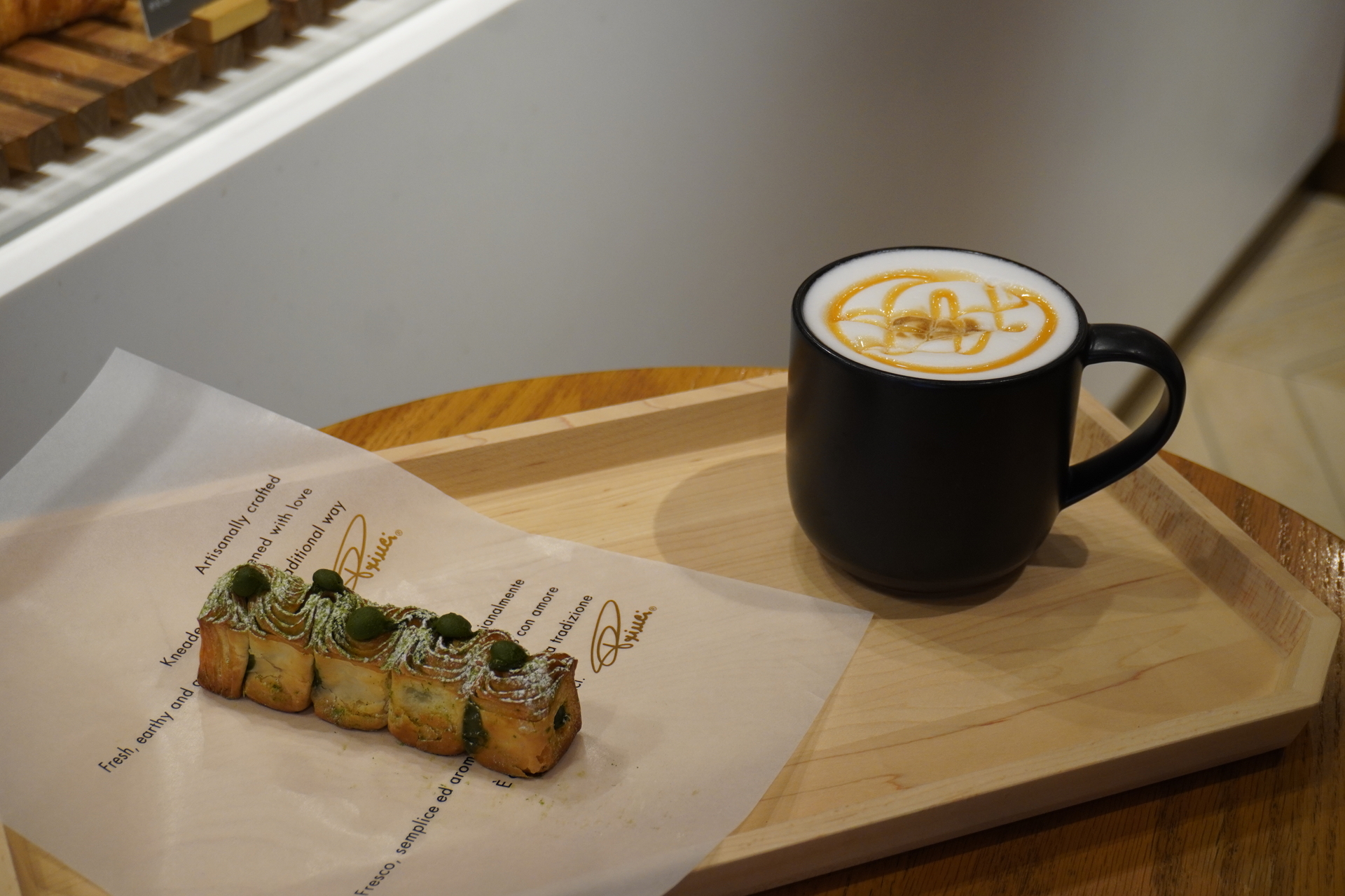 同店限定の「GINZA コルネッティ ボッコーネ 抹茶」と一緒に楽しめる