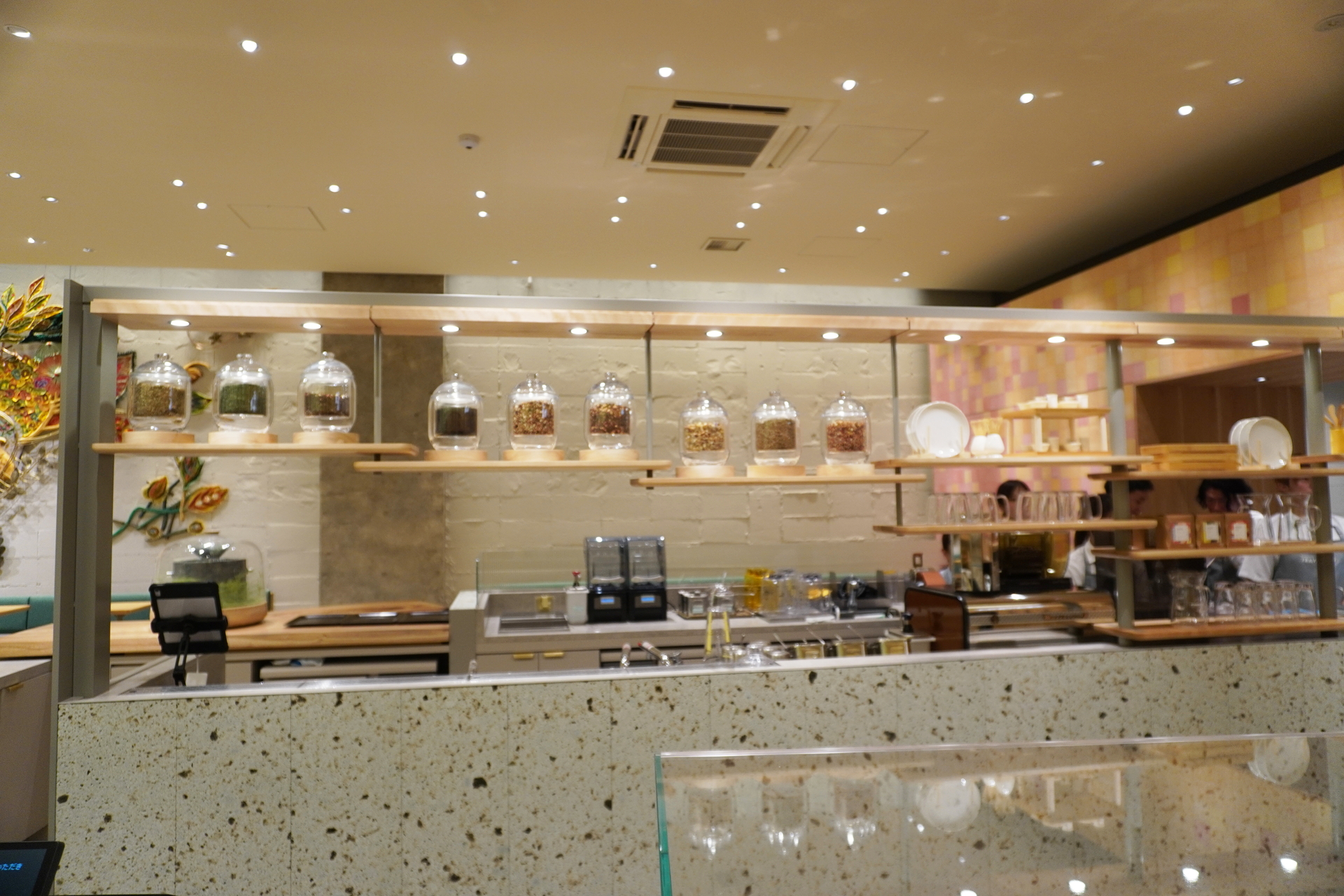 開放感があって明るい店内