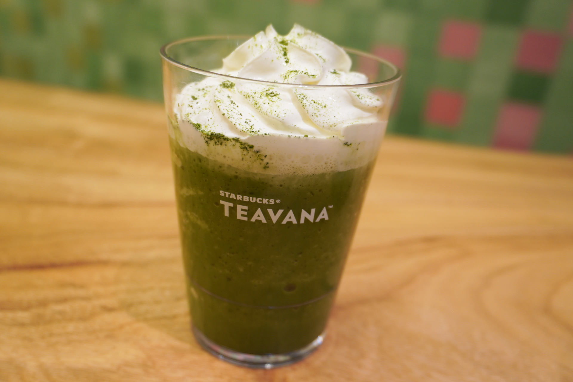 「GINZA 石臼抹茶 フラペチーノ」（店内利用 1200円/持ち帰り 1178円）