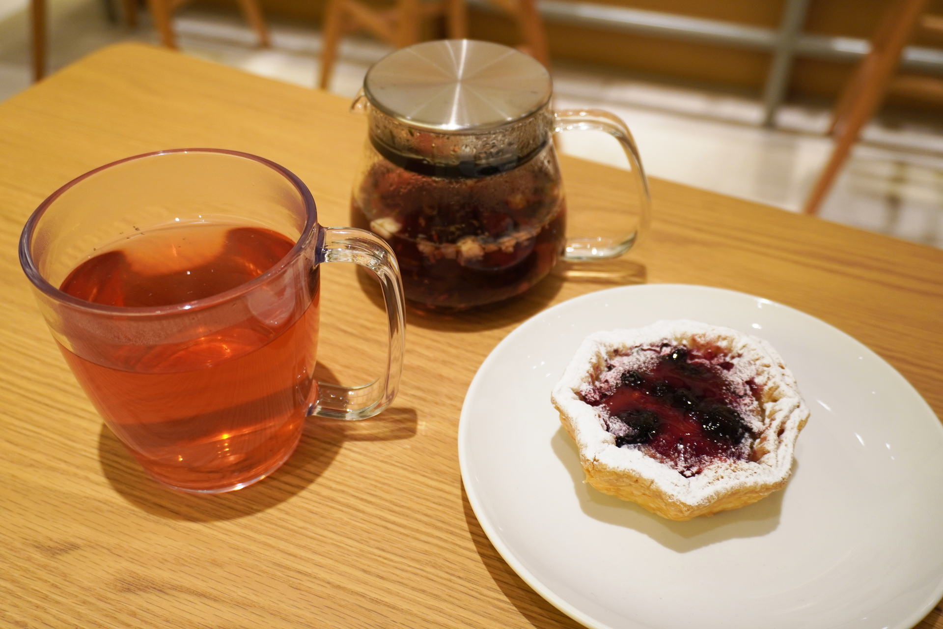 ティーと一緒に楽しんでもらいたいとの想いから生まれた「トルタ クレマ バニラ」「トルタ クレマ ティー＆ベリー」