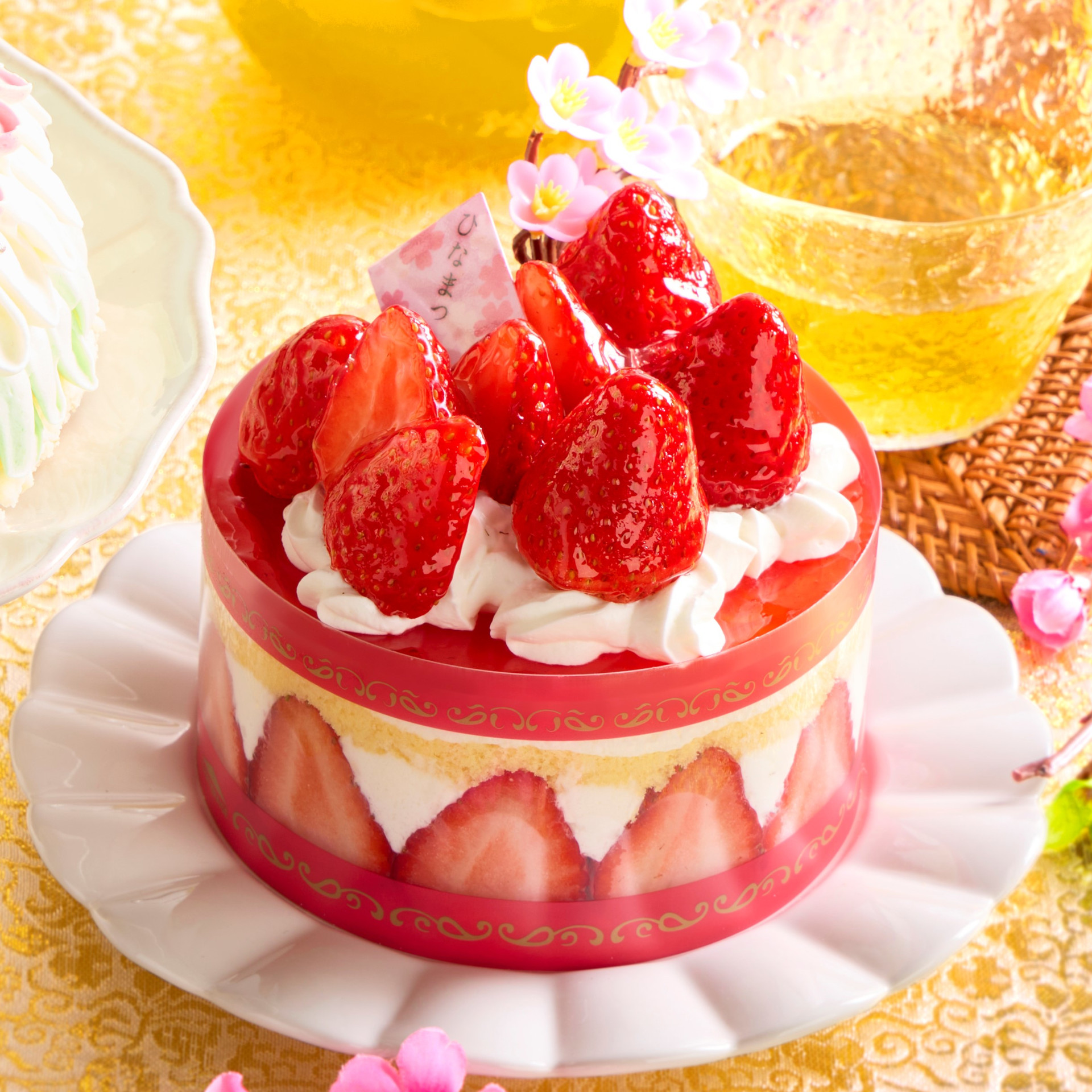 「ひなかざり プレミアム苺フレジェ」（3348円）