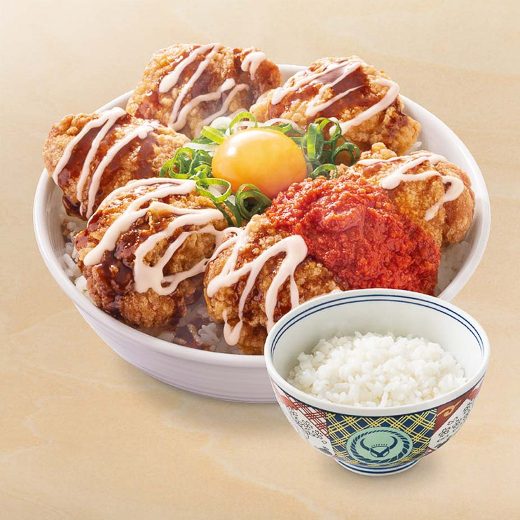 吉野家、牛丼超特盛/にんにくマシマシから揚げ超特盛丼など100円引きの