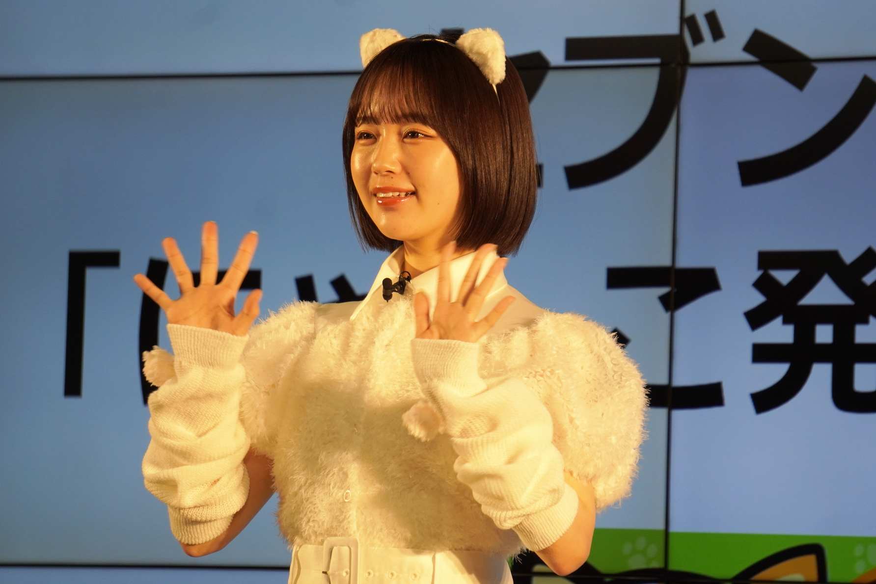 引っ越すならセブン-イレブンが近くにあることを条件の1つとセブン愛を語るなえなのさん。「唐揚げ棒」が特に好きで、体の一部はセブン-イレブンでできているという