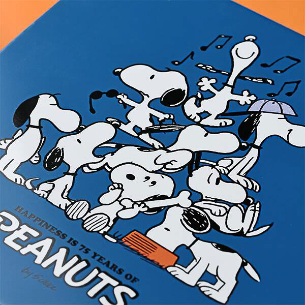 スヌーピー クッキー入りピーナッツ75周年缶