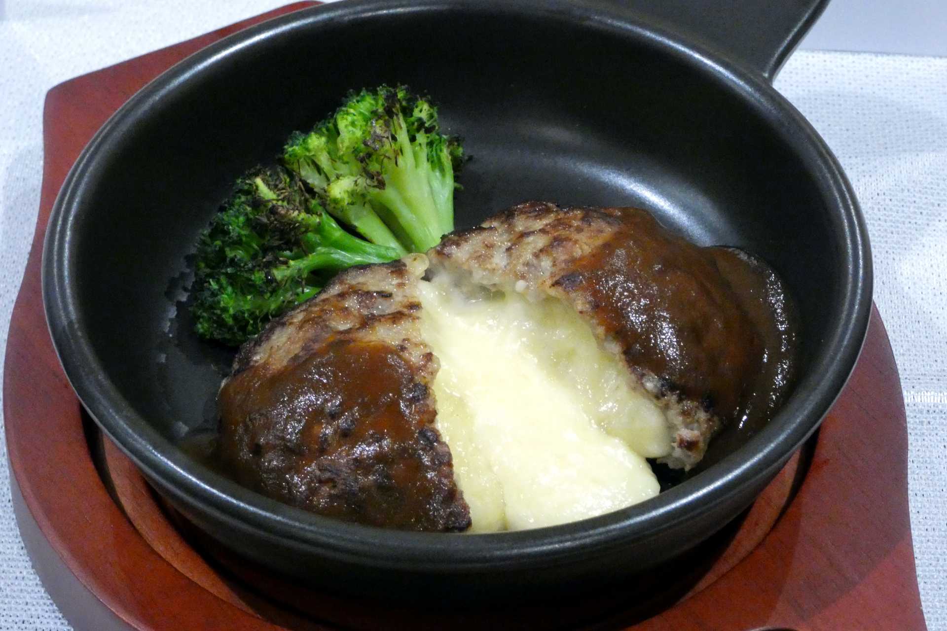 FIT!ミニチーズINハンバーグ