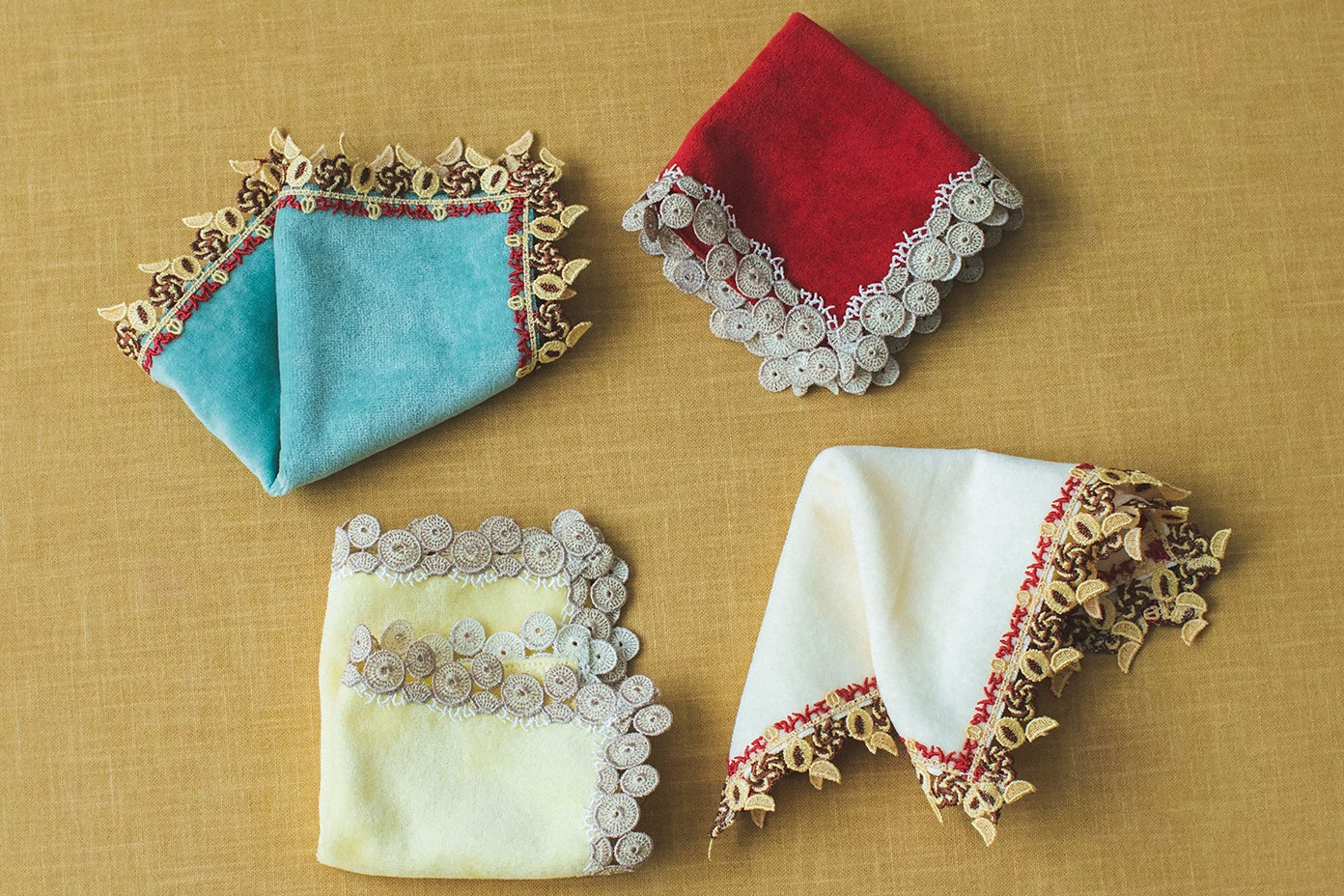 バウムクーヘンとテーゲベックをモチーフとしたオリジナルハンカチ