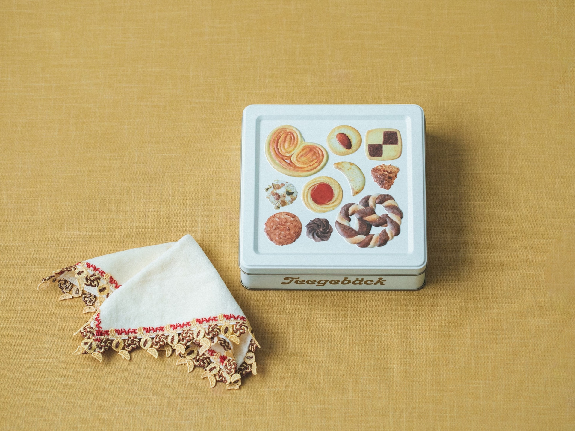 「テーゲベック＆近沢レース店タオルハンカチセット（アイボリー）」（4902円）