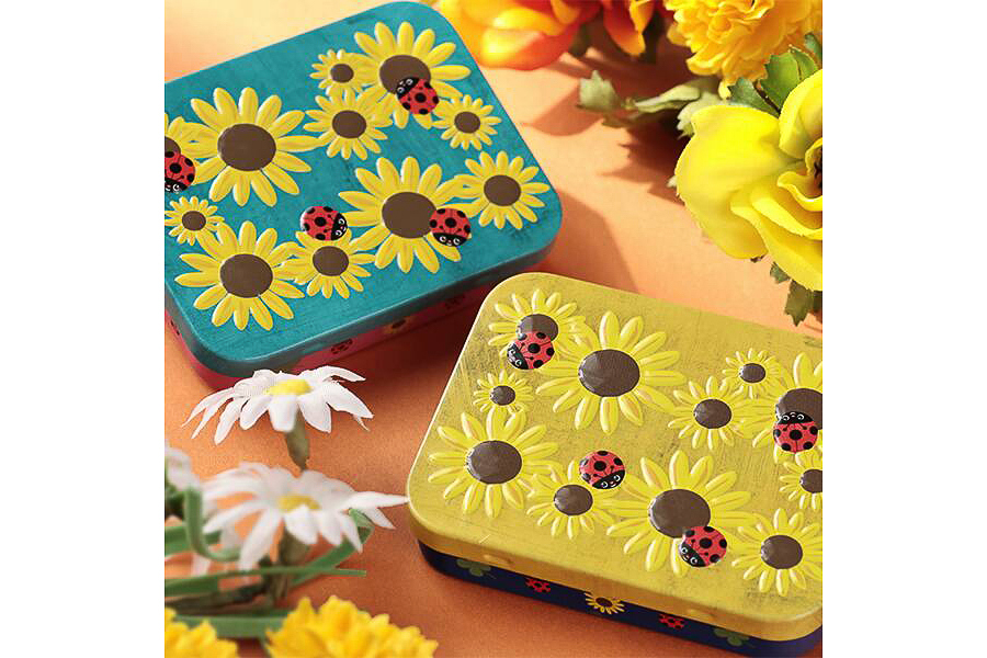 カルディコーヒーファーム「レディバードスクエア缶」