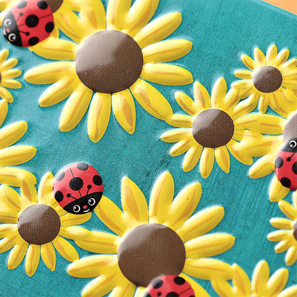 「レディバードスクエア缶」（グリーン）