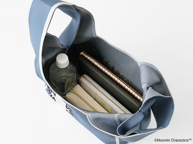 約8Lの容量があるのでエコバッグやサブバッグとして重宝する