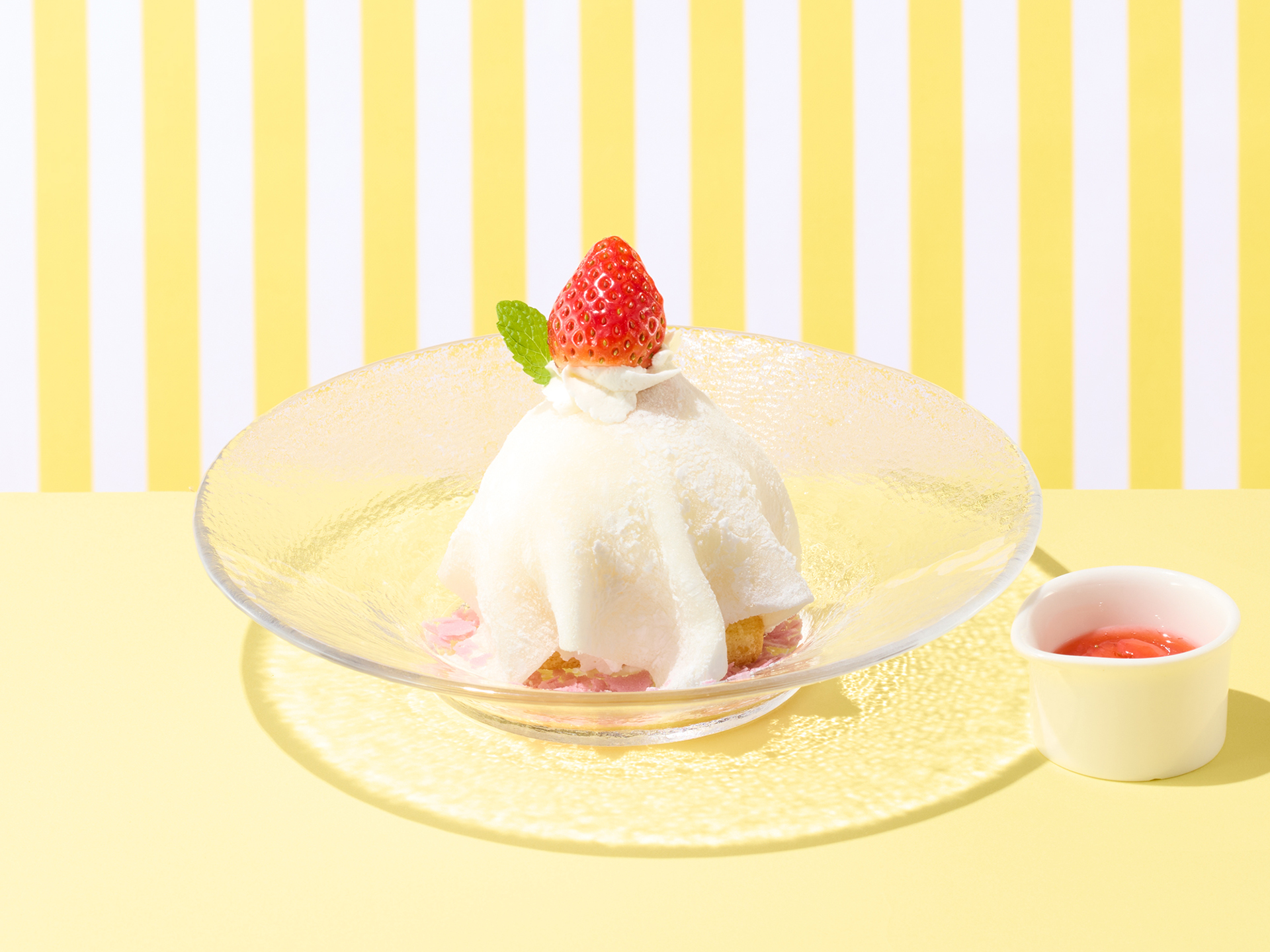 「いちごの大福ショートケーキ」（649円）