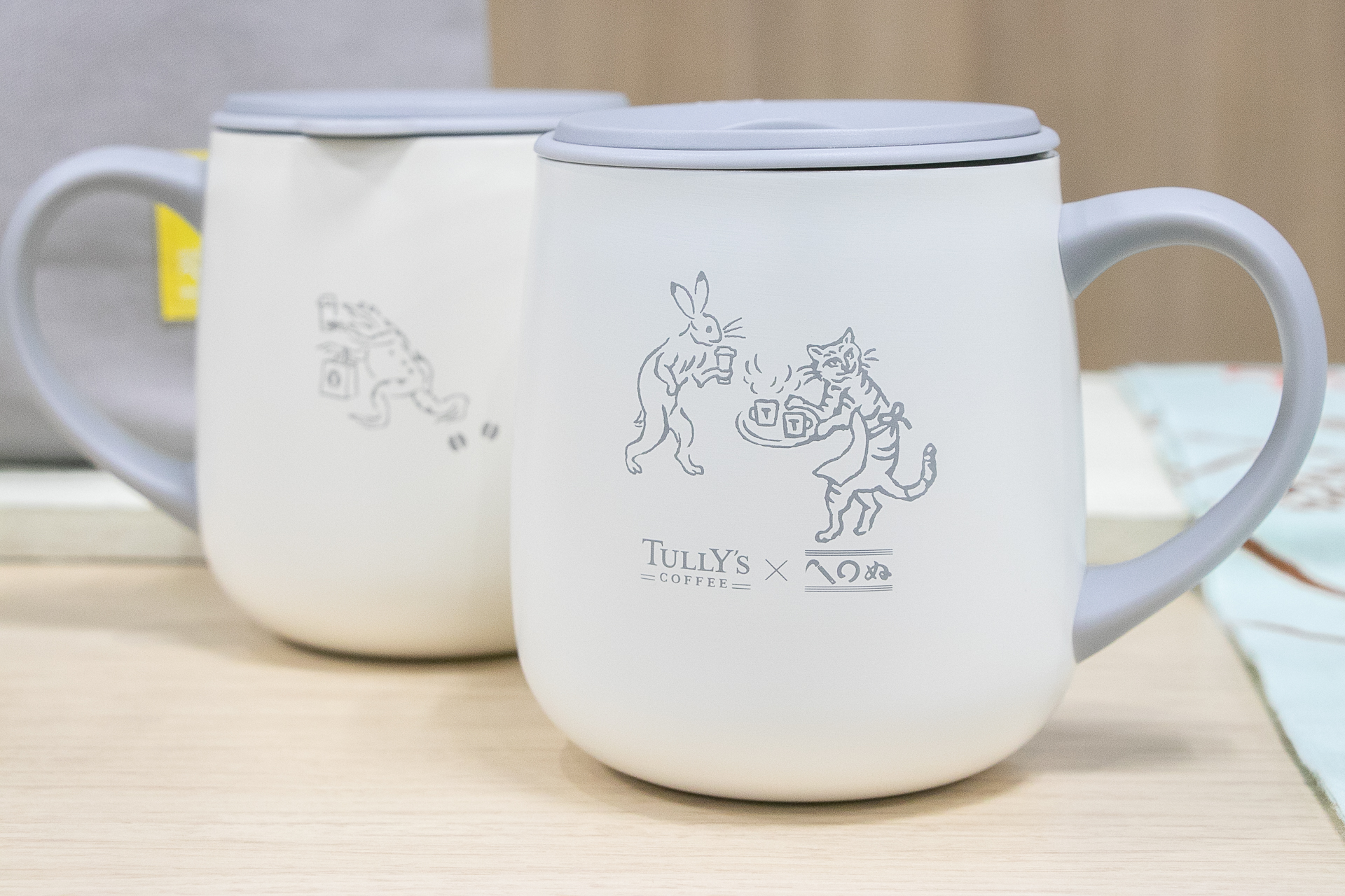 タリーズコーヒー「鳥獣戯画」デザインのマグカップ