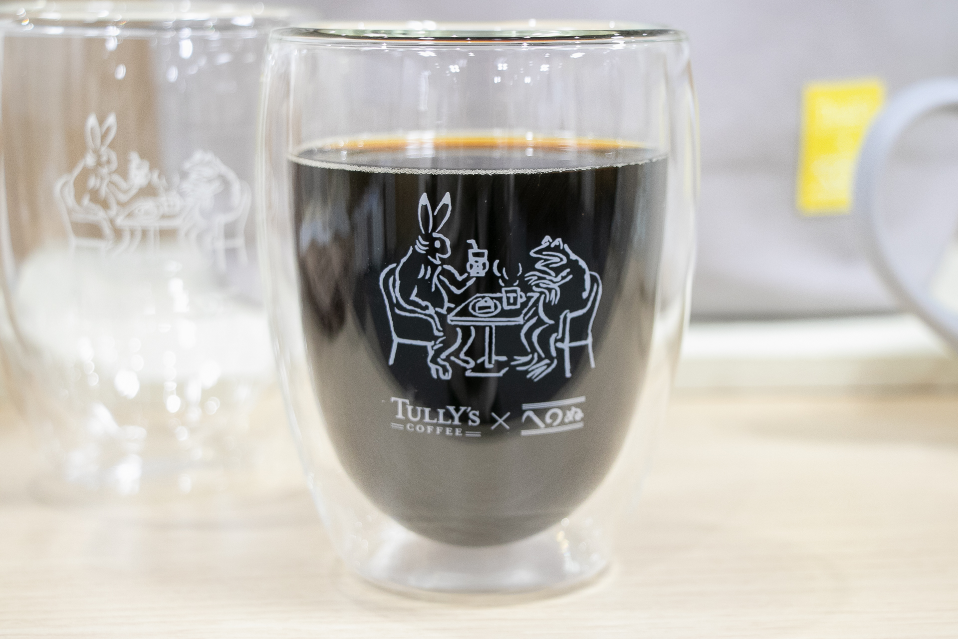 「鳥獣戯画 ダブルグラス」（1980円）