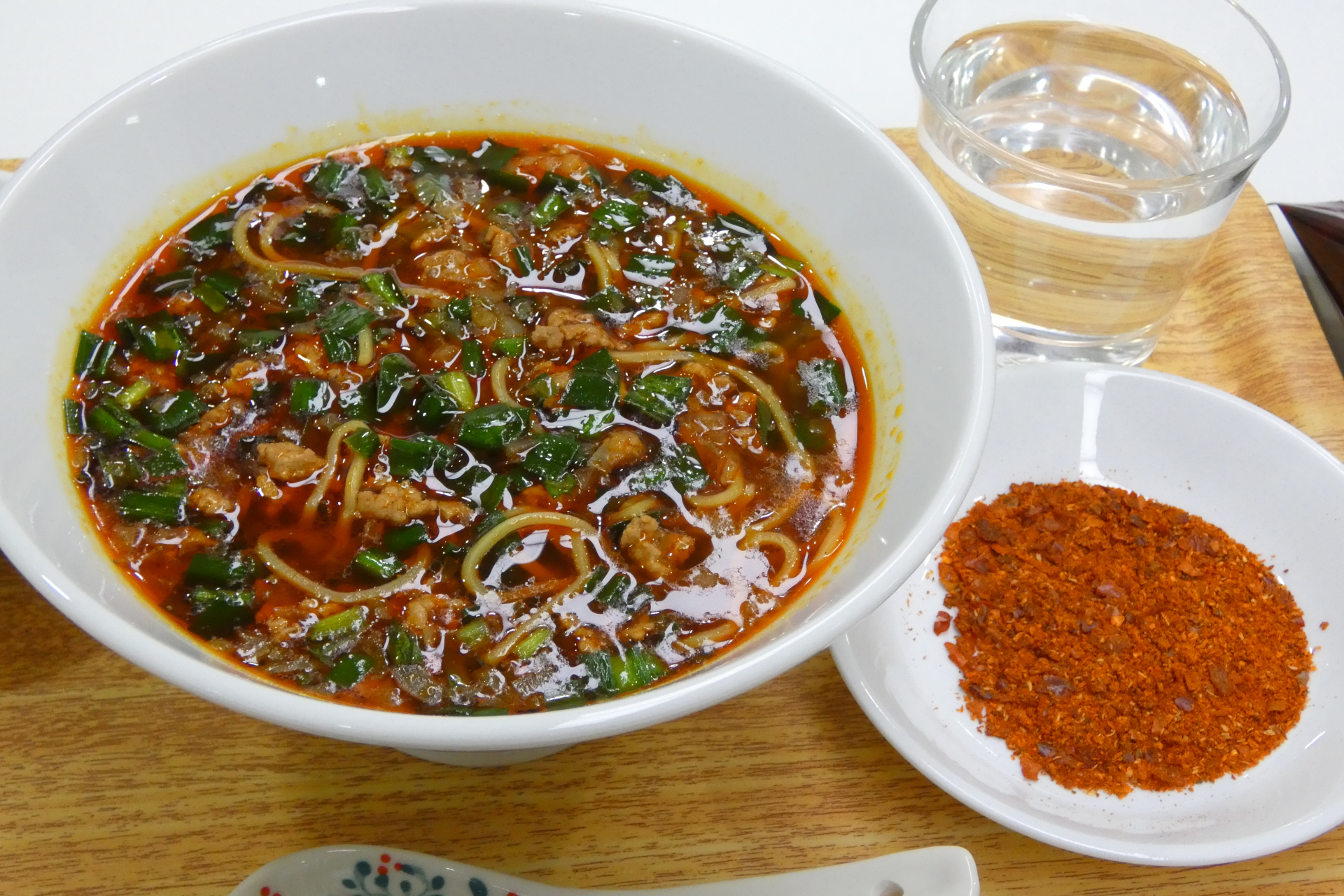 「行列のできる店のラーメン 至極の辛麺 濃厚旨辛醤油 1人前」の調理例