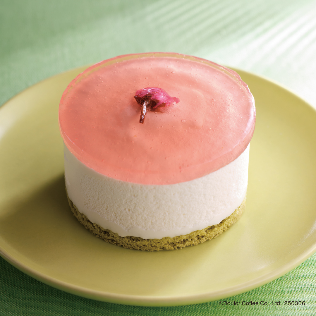 エクセルシオール カフェ「さくら杏仁」（580円）