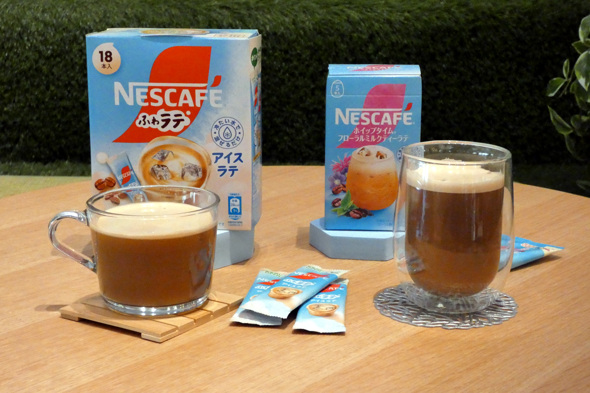冷たい水で作っても泡ができる「ネスカフェ ふわラテ アイスラテ」「ネスカフェ ホイップタイム フローラルミルクティーラテ」も3月1日に登場する