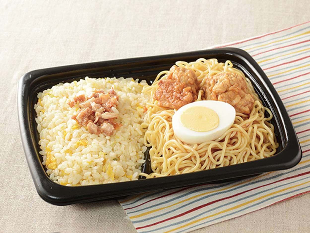 「よくばり合体メシ 炒飯＆中華風焼そば」（743円）