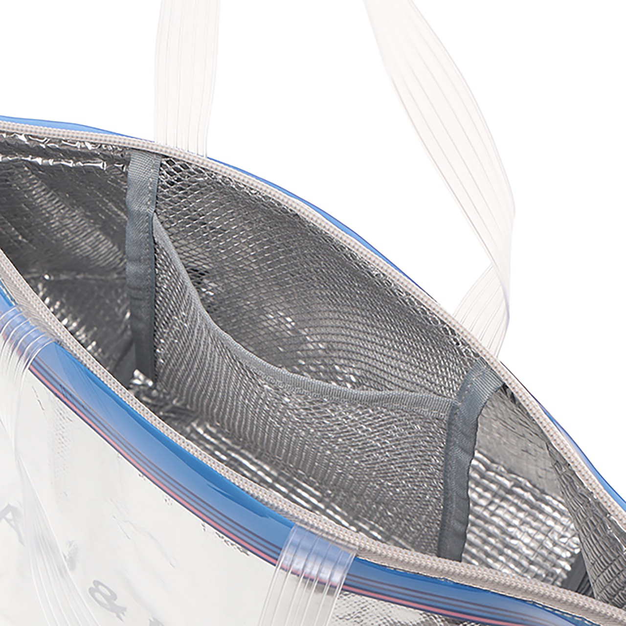 メッシュポケットには保冷剤を入れられる