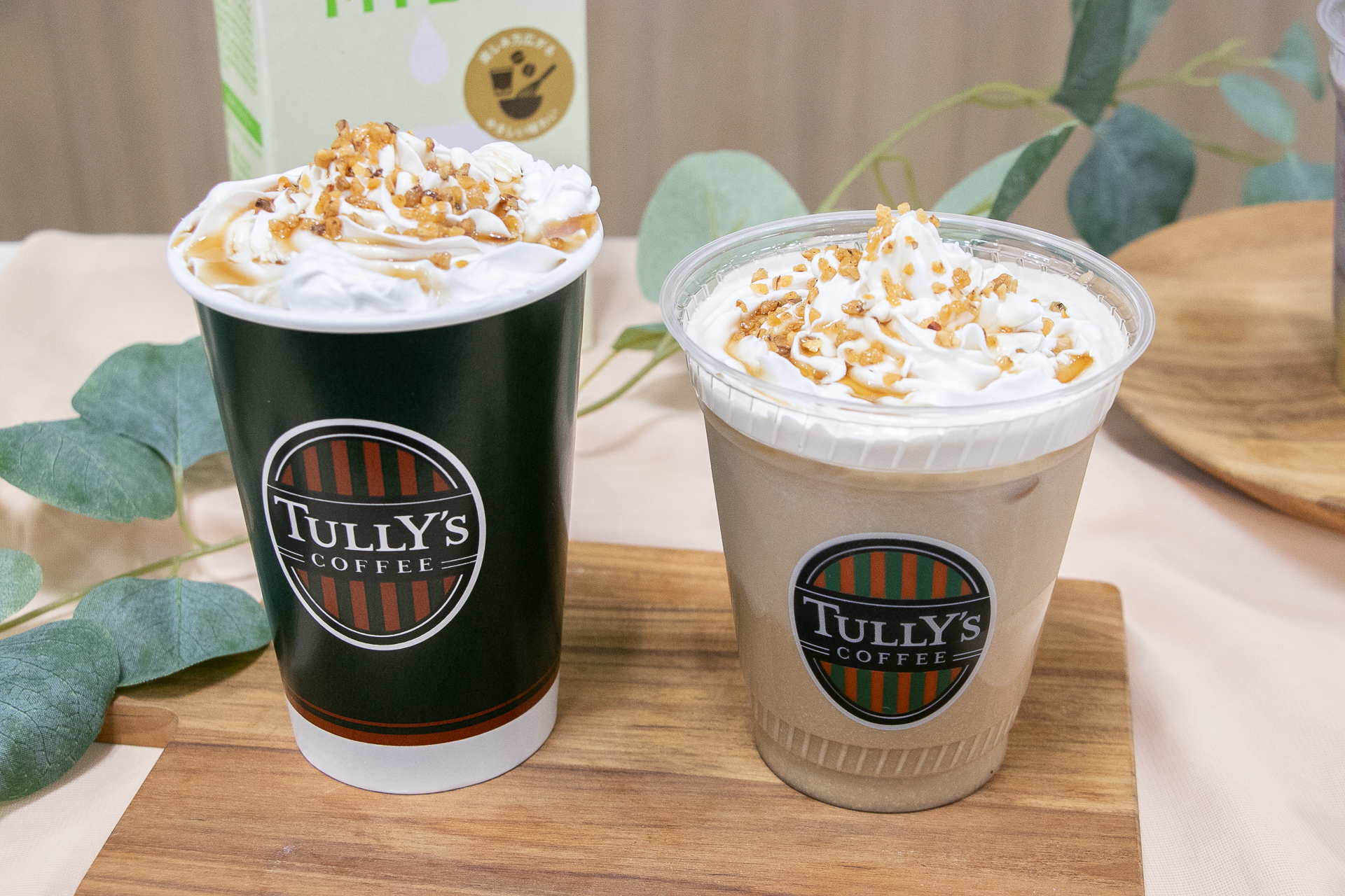 「アーモンドプラリネソイラテ（HOT/ICED）」（Short 620円、Tall 680円、Grande 740円）