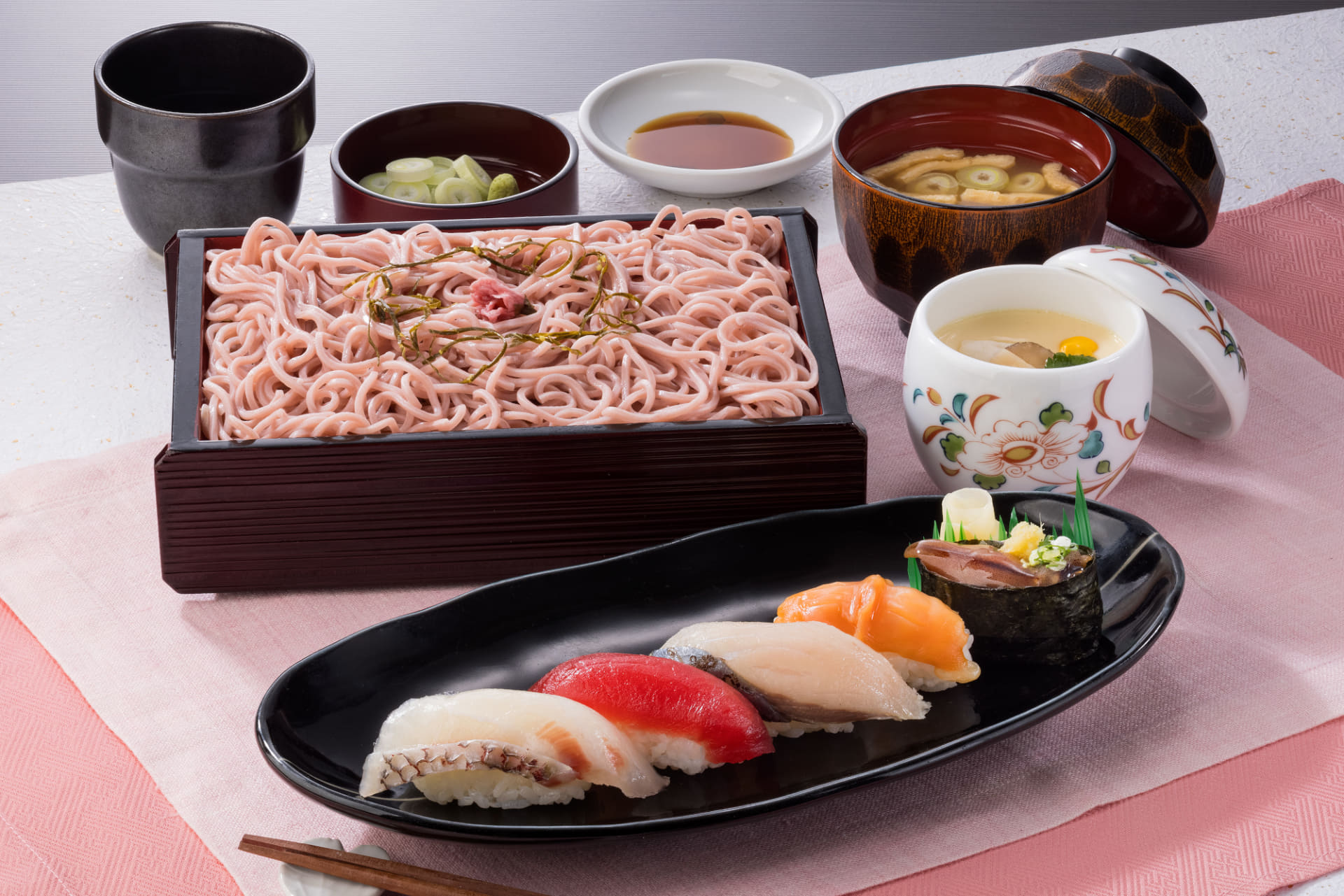 桜そば・特選鮨（1969円）