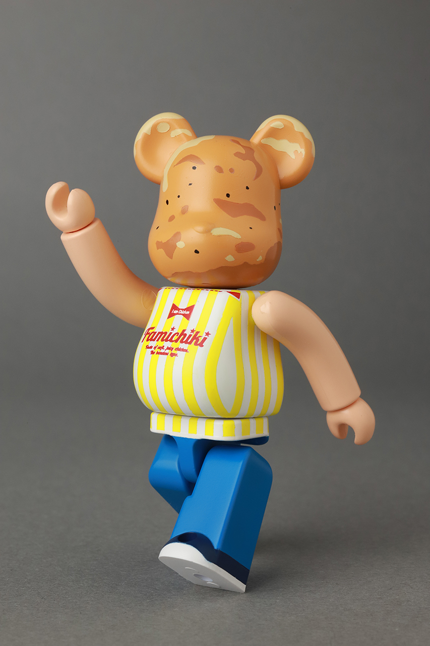 BE＠RBRICK ファミチキ 100％（2480円）