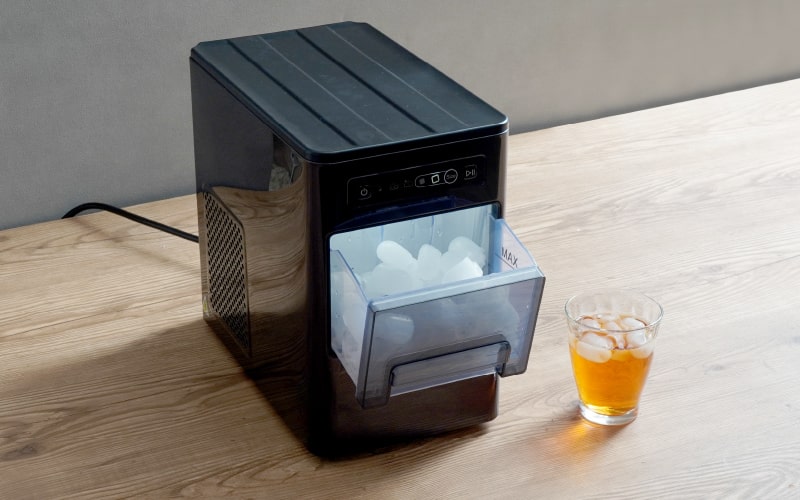 サンコーの卓上製氷機「アイスゴロンSlim」