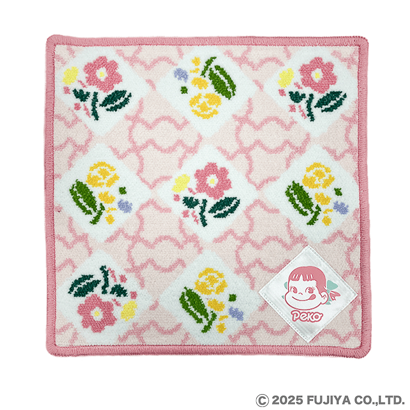 「ペコちゃん シェニール織りタオル」（2200円）
