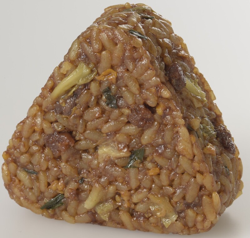 「黒チャーハンおにぎり」（203円）