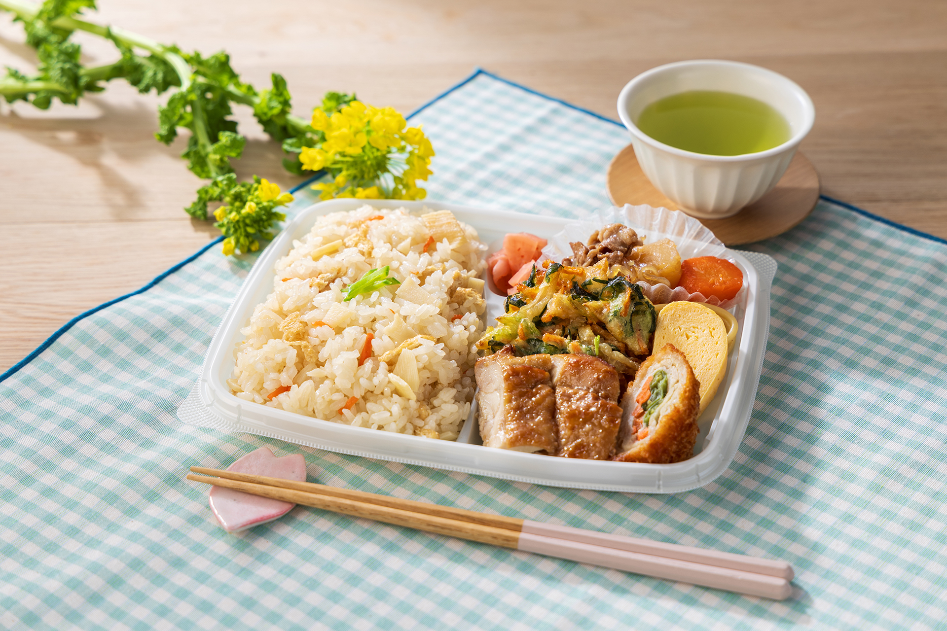 たけのこ御飯幕の内（604円）