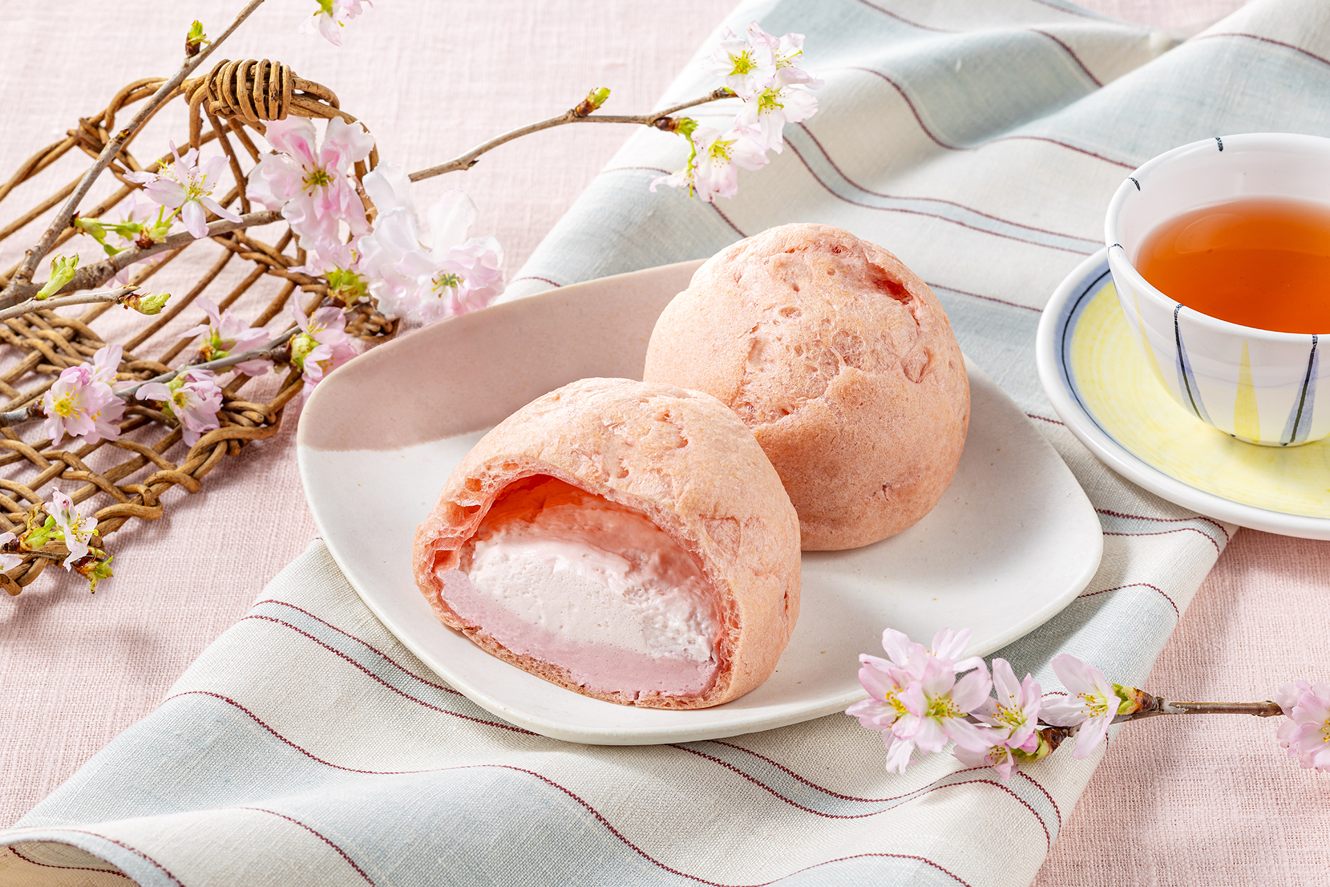 さくらもこ（216円）