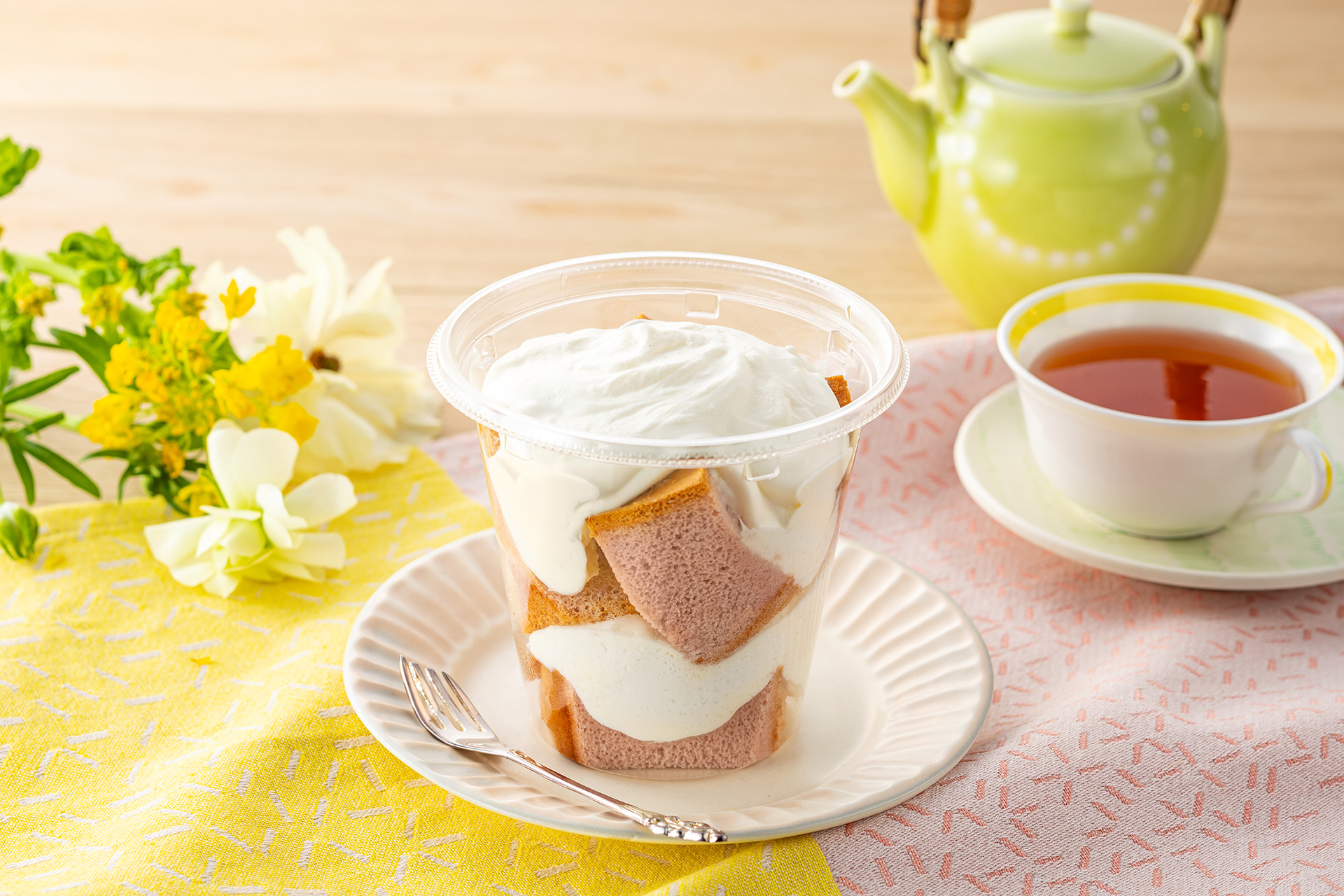 さくら香るホイップ＆さくらシフォン（421円）