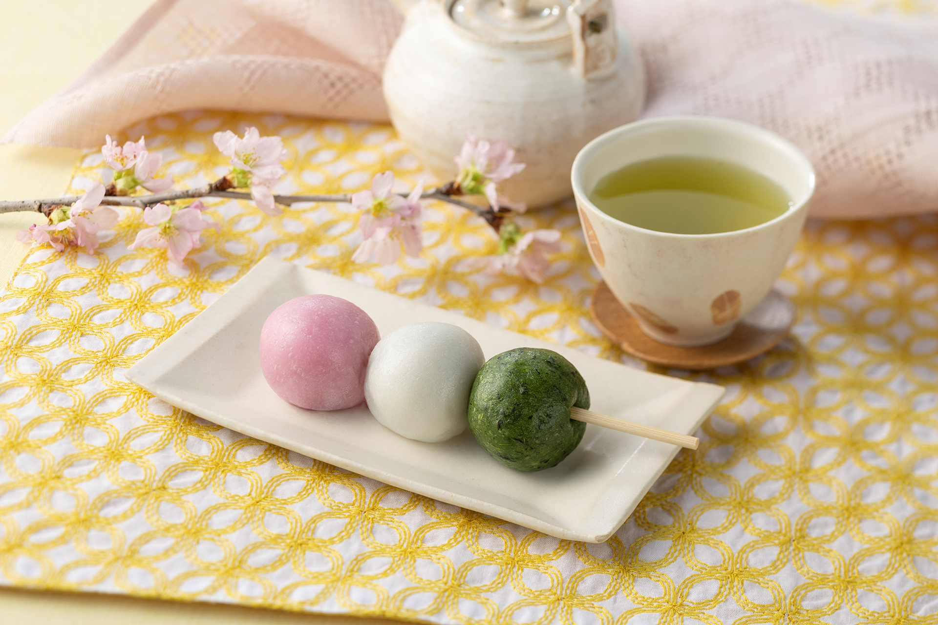 春の三色団子（170円）
