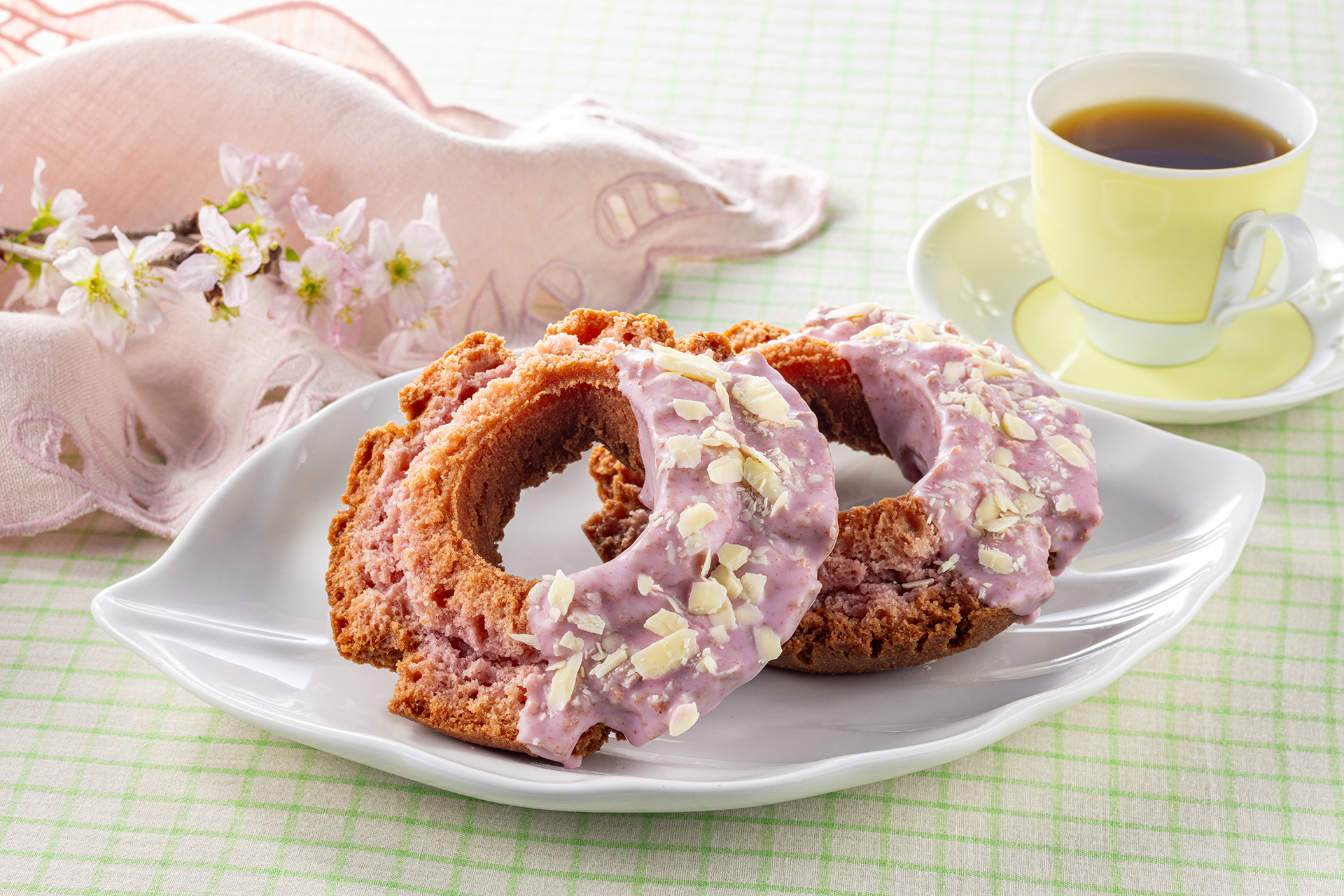 桜ベリーオールドファッション（159円）