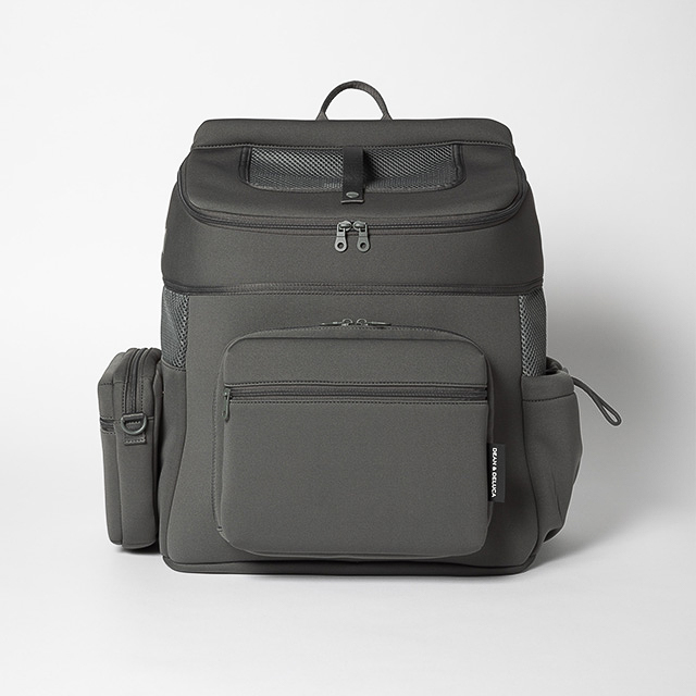 「バッグパックキャリー」はMサイズとLサイズを用意