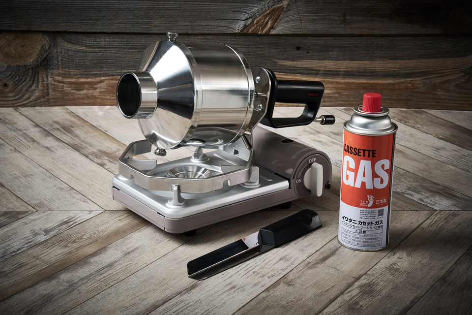 イワタニ、コーヒーを愛しすぎた社員が作った焙煎機。カセットコンロで