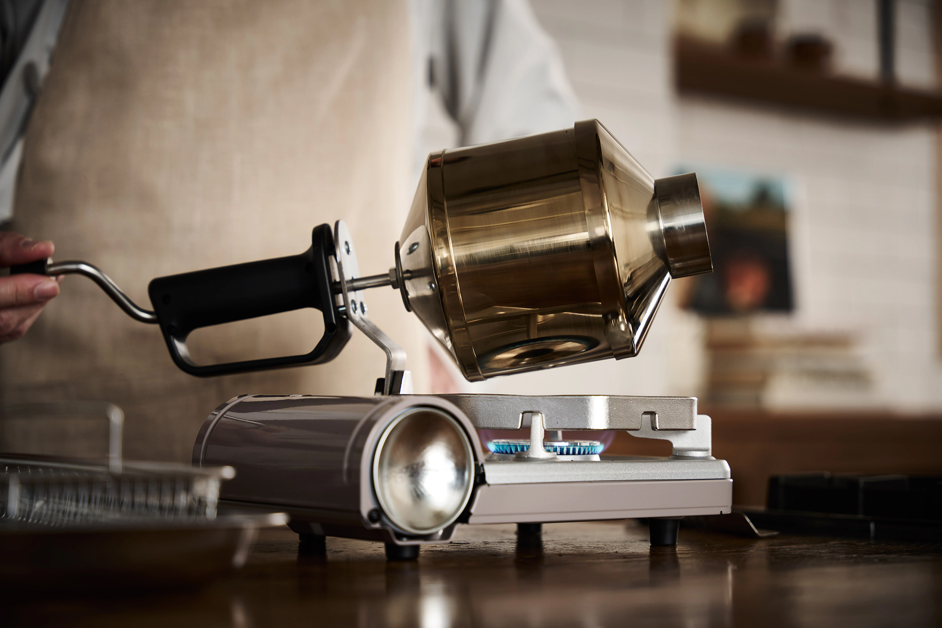 「カセットフーミニ・モカ」を使うと省スペースで焙煎を楽しめる