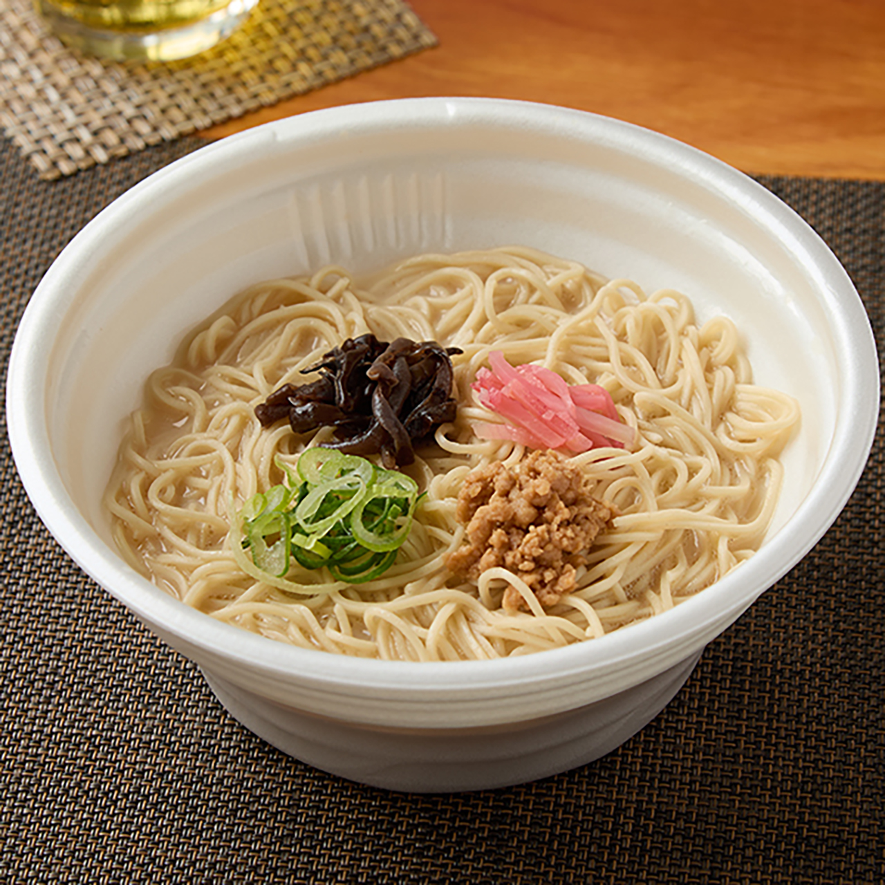 植物生まれのとんこつラーメンみたいな旨だしラーメン（550円）