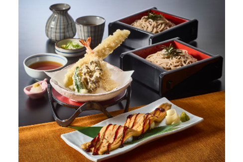 真あなご天ざるそばと炙り大煮あなご一本にぎり（2520円）