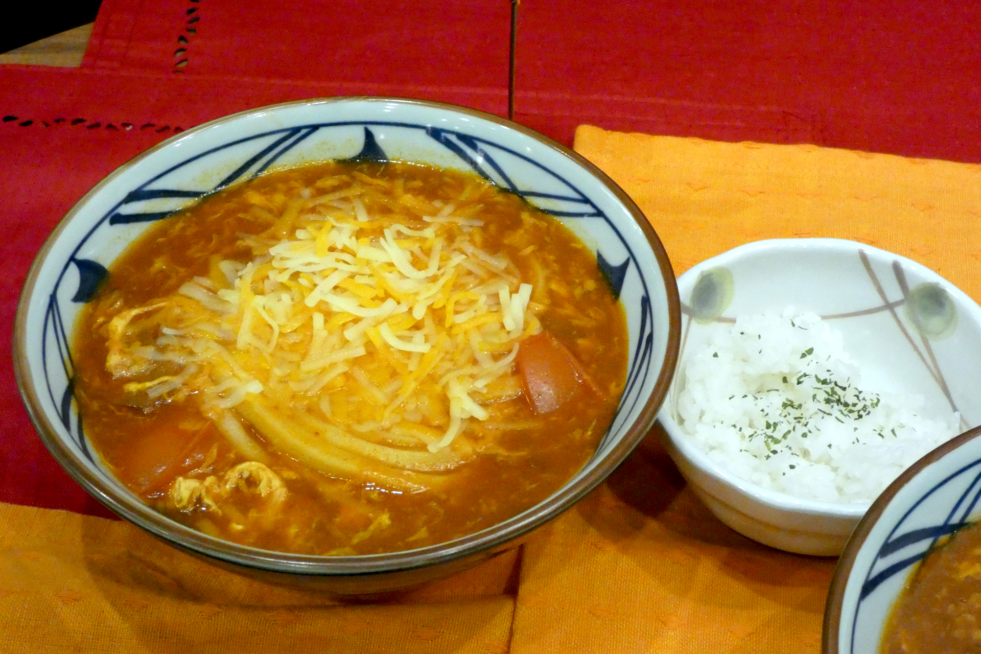 とろける3種のチーズトマたまカレーうどん