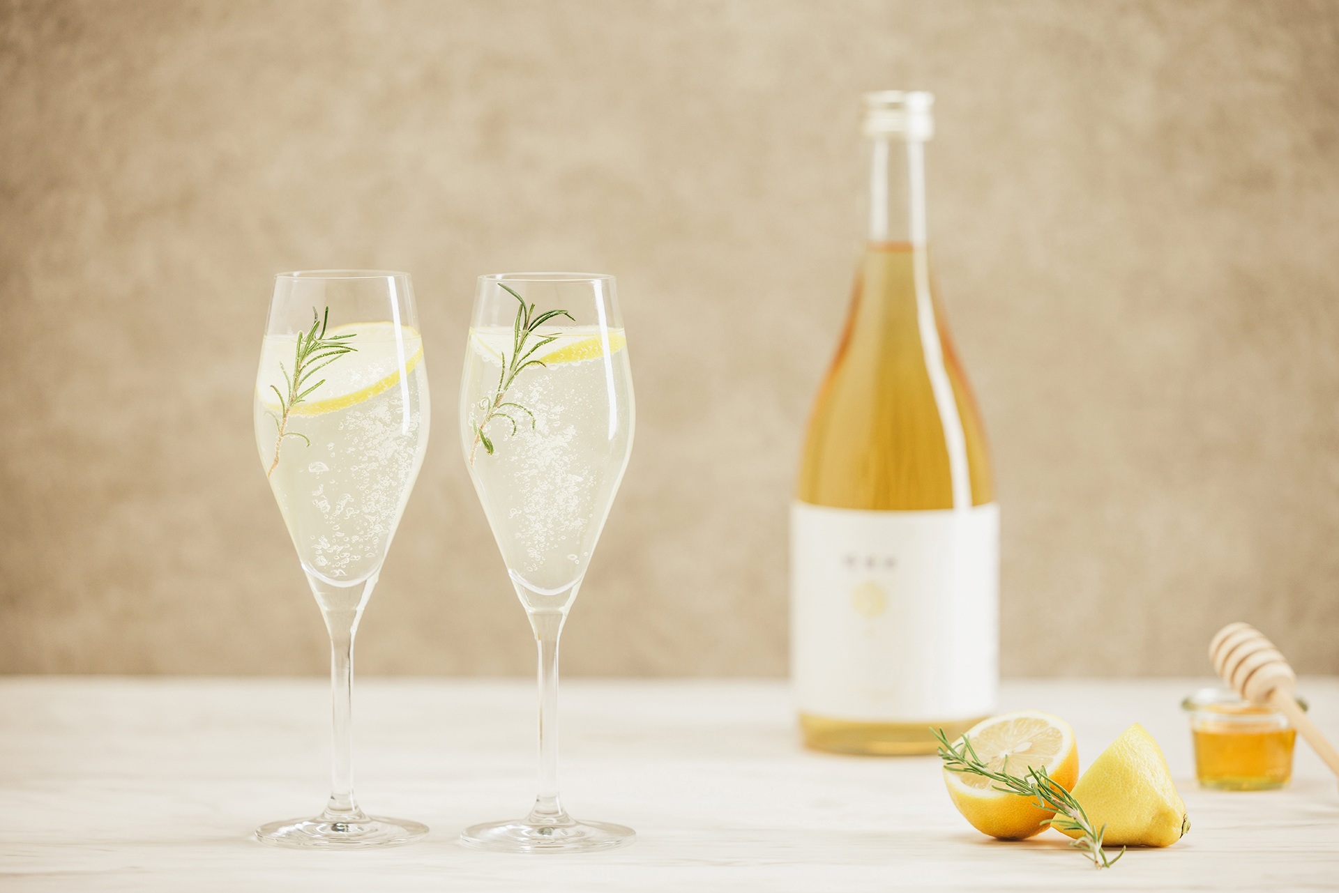 蜂蜜酒を使用したファーストドリンク「ミードのスパークリング」