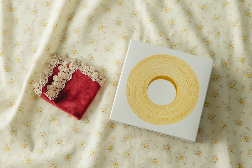 バウムクーヘン＆近沢レース店タオルハンカチセット（レッド）