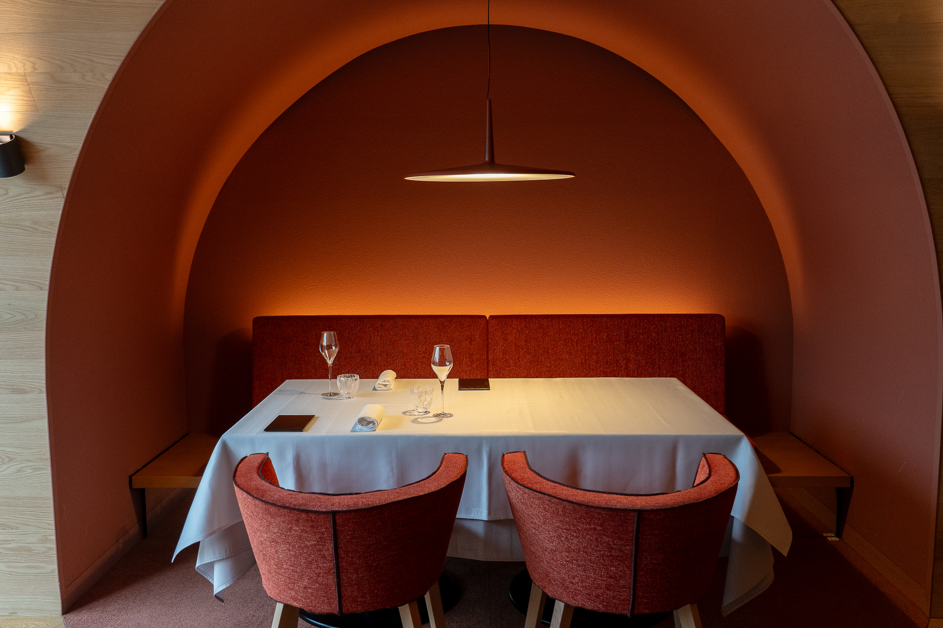 「OTTO SETTE」はプライベートルームを含む全83席