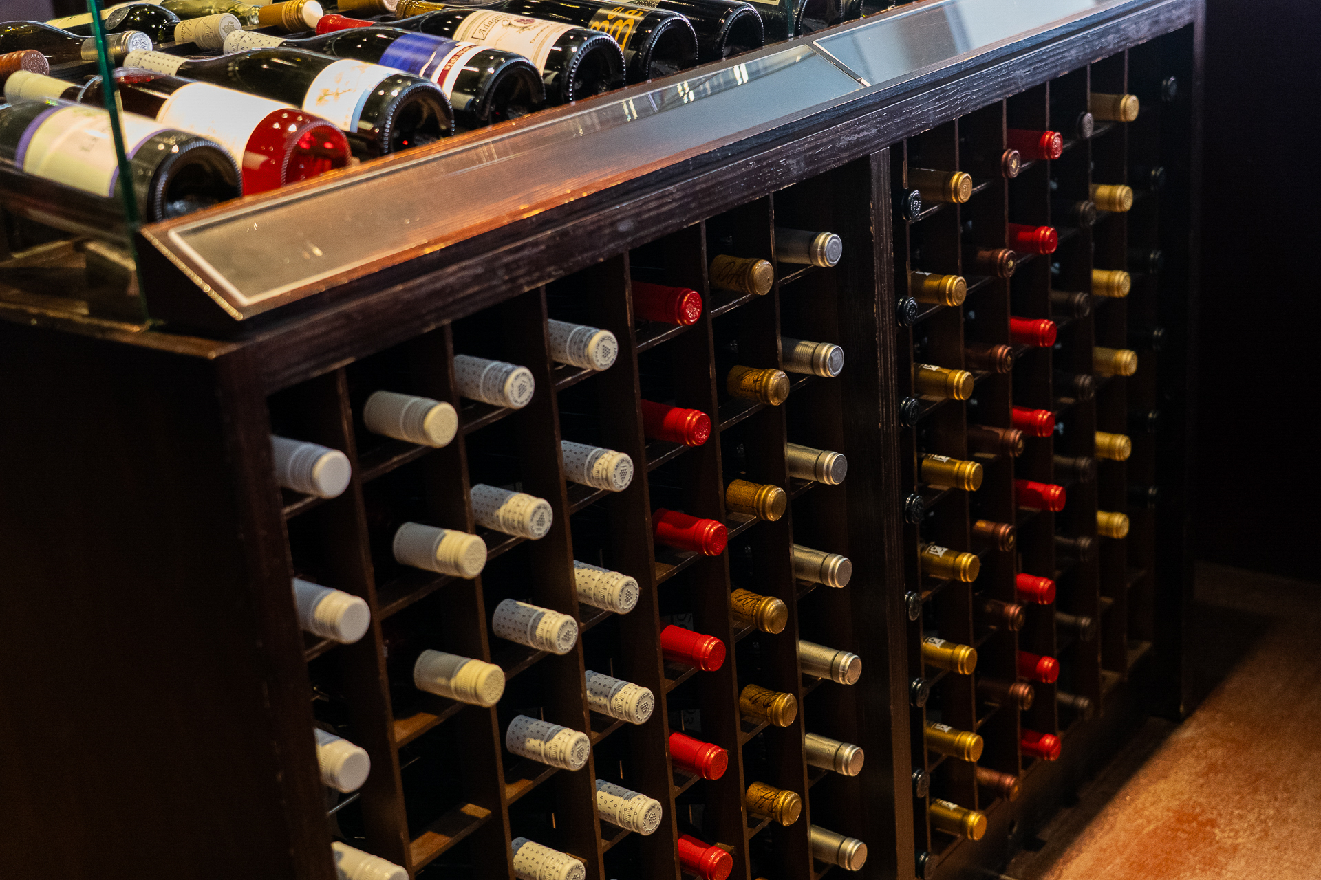 ホテル棟1階にあるワインショップ「八ヶ岳ワインハウス」