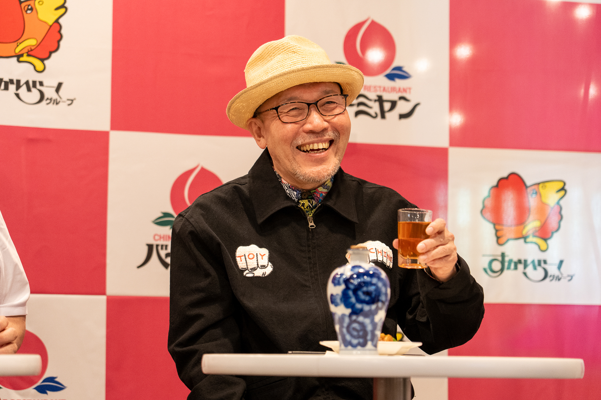 久住さんのテーブルには「陳年紹興酒8年熟成（ボトル）」が！