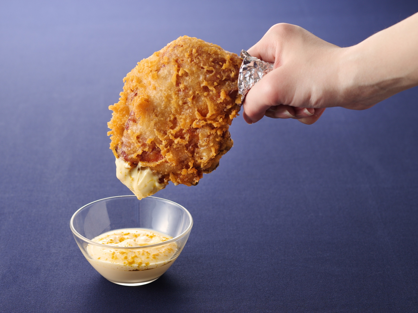 「がぶり！骨付き唐揚～湯乃泉オリジナルスパイスとマヨ付～」（900円）